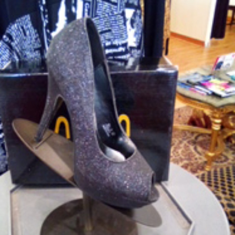 Shoes platform 4 1/2 inches tall